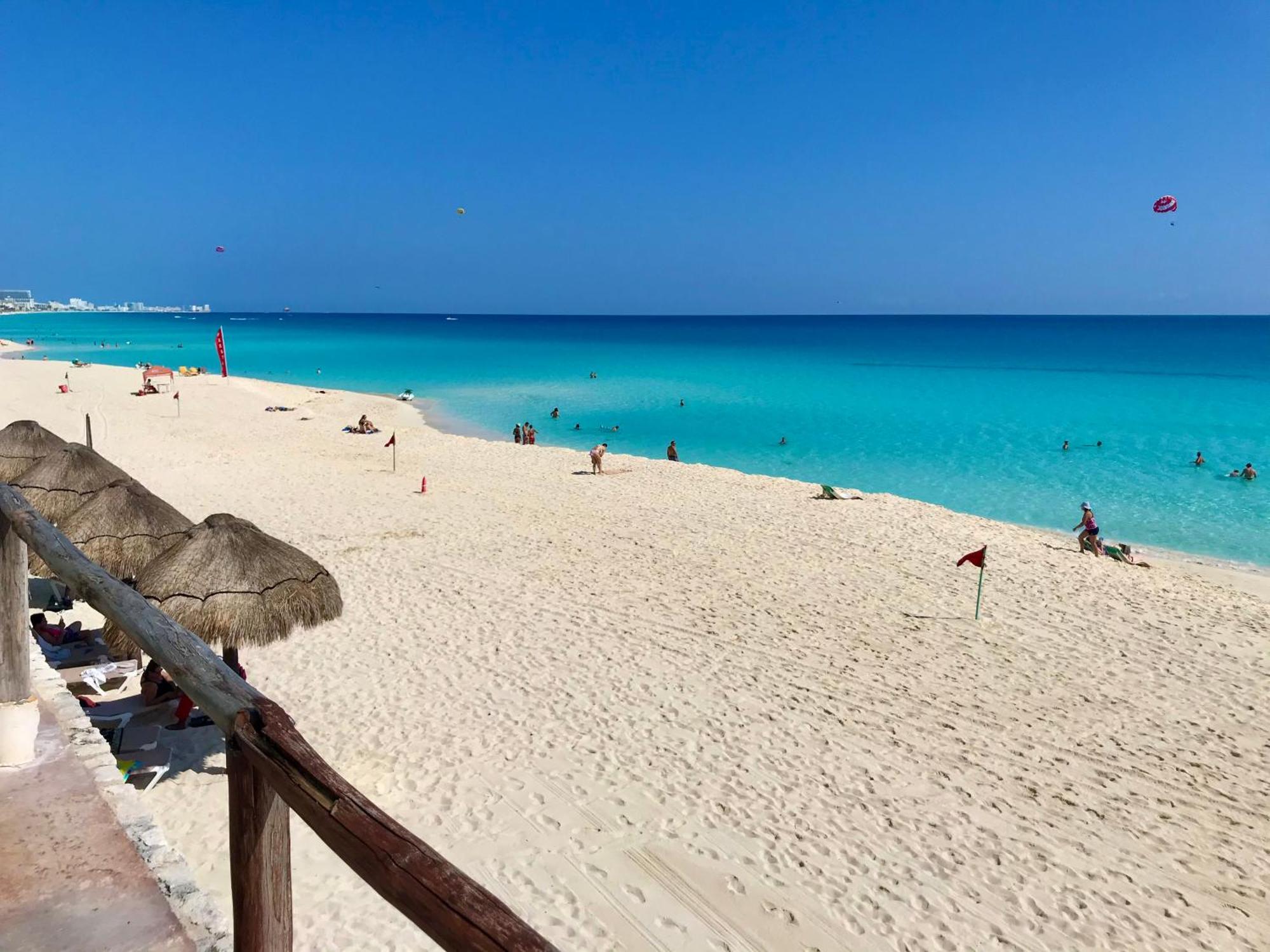 Beachside Apartments Cancun Luaran gambar